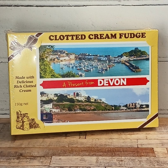Picture of CLOTTED CREAM FUDGE POSTCARD DEVON 150G X 10