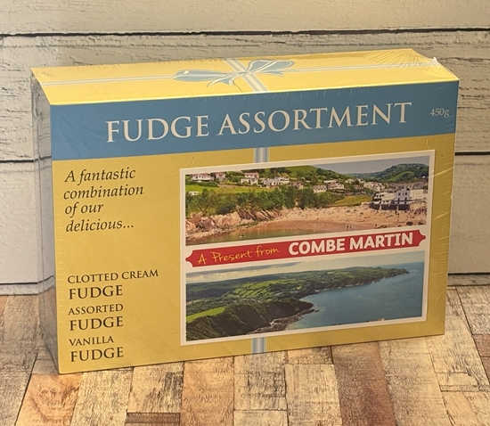 Picture of FUDGE ASSORTMENT POSTCARD COMBE MARTIN 450G X 8