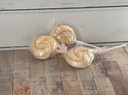 Picture of MARSHMALLOW FLAVOURED LOLLIPOPS X 50