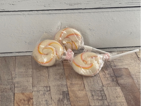 Picture of MARSHMALLOW FLAVOURED LOLLIPOPS X 50